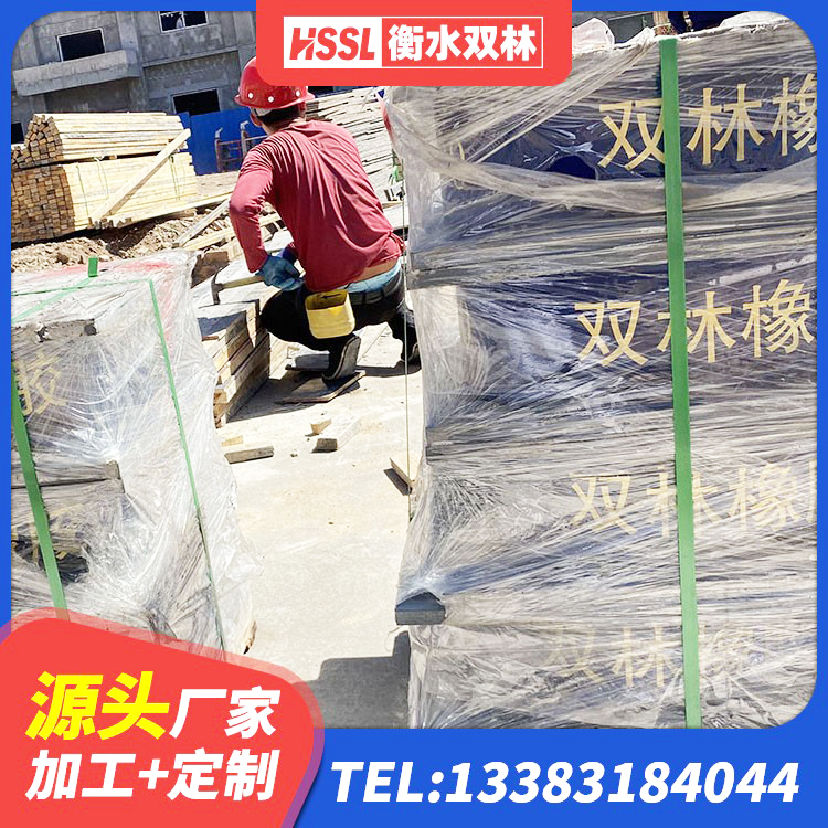 乌恰县建筑橡胶隔震支座多少钱 乌恰县LRB橡胶隔震支座1300(II型)厂家 乌恰县水平力分散力型LNR隔震支座厂家 乌恰县LRB铅芯支座企业厂家 - 第1张